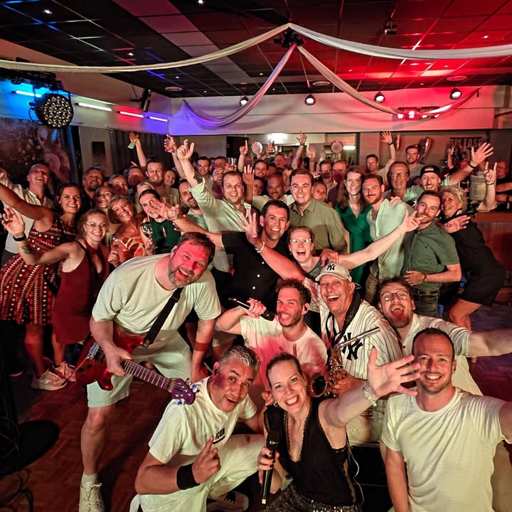 Polonaise in Heemskerk: het bruiloftsfeest van Stefan & Kim