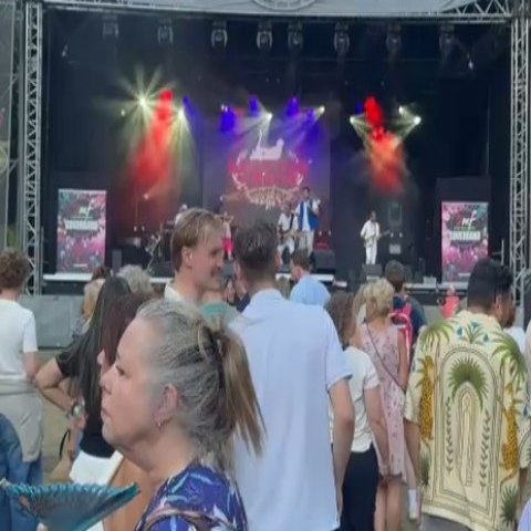 Legends of Rock in Park Sonsbeek: vol terrein, stralende zon